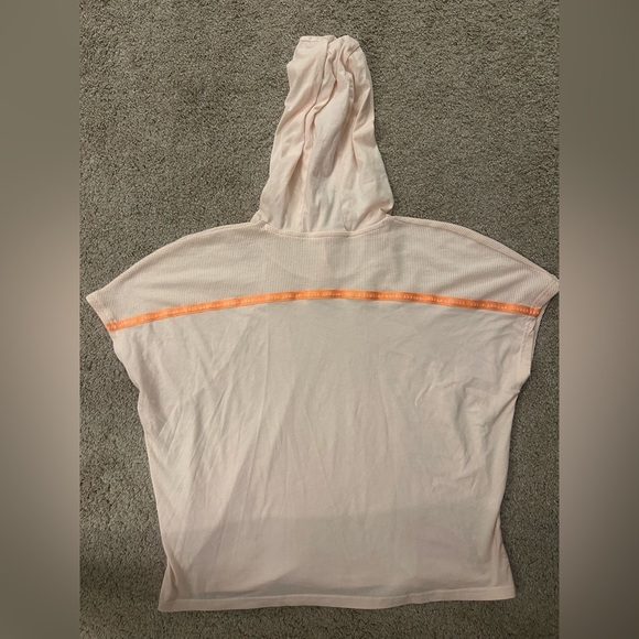 Under Armour Tops - Under Armour Lightweight Hoodie Tee | Pale Orange/Pink | See Measurements